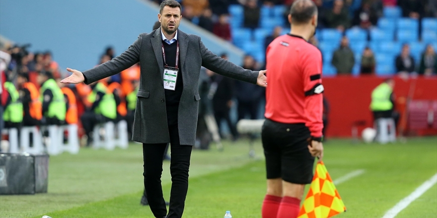 Trabzonspor, Teknik Direktör Hüseyin Çimşir'le 1,5 Yıllık Sözleşme İmzaladı