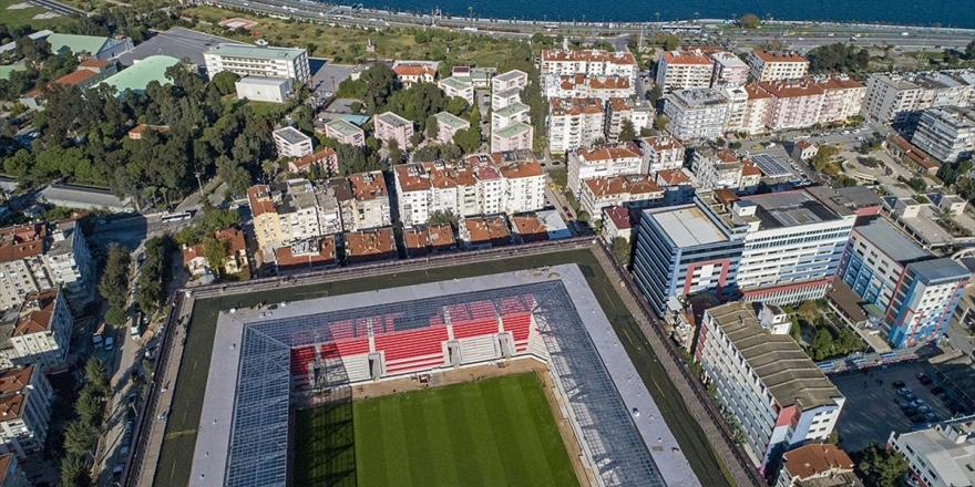 Göztepe'nin 'Koca Kaptanı' Gürsel Aksel