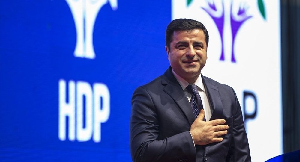 Demirtaş'tan HDP'ye: Adaylığımı tartışmayın