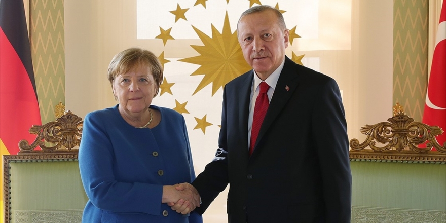 Erdoğan-Merkel Görüşmesi Başladı