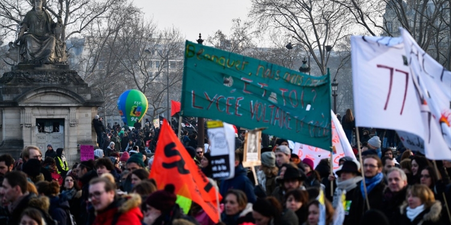 Fransa'da Emeklilik Reformuna Karşı Eylemler Devam Ediyor