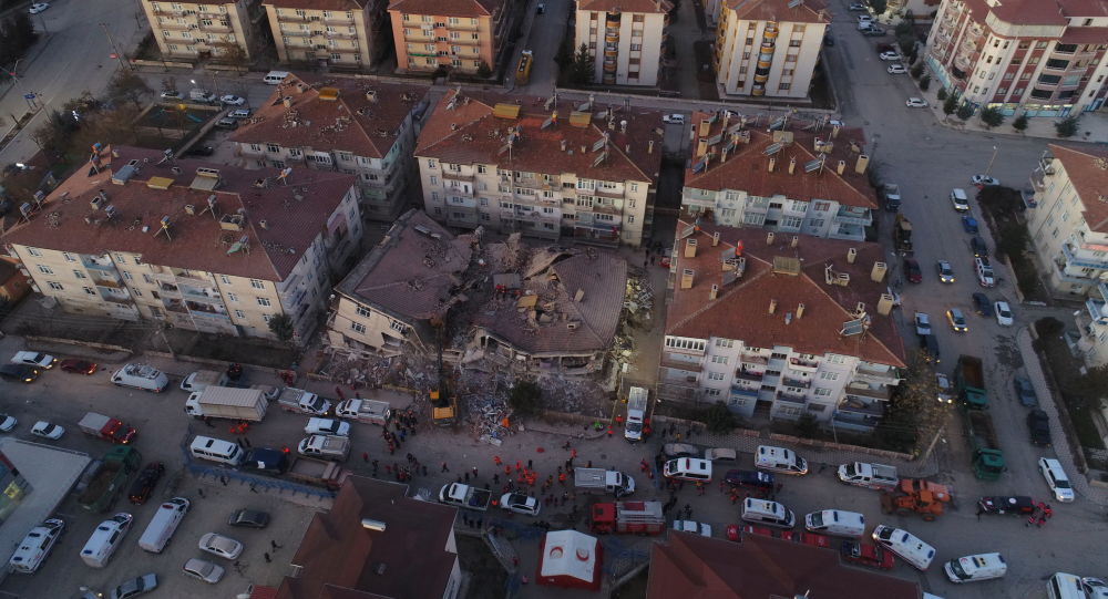 Elazığ'da 6.8 büyüklüğünde deprem: 22 kişi hayatını kaybetti, bin 30 kişi yaralandı