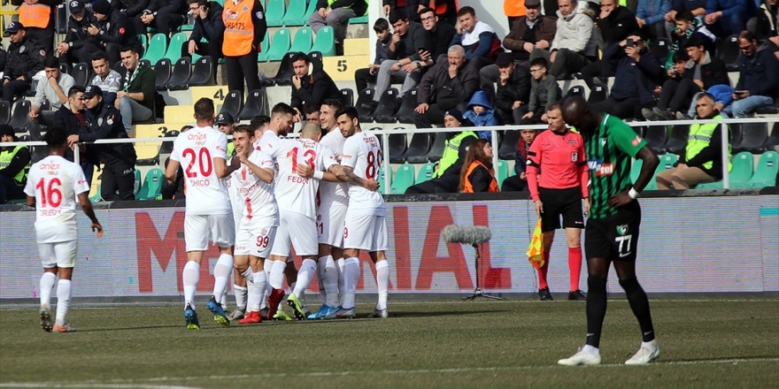 Antalyaspor Deplasmanda Yukatel Denizlispor'u 3-0 Yendi