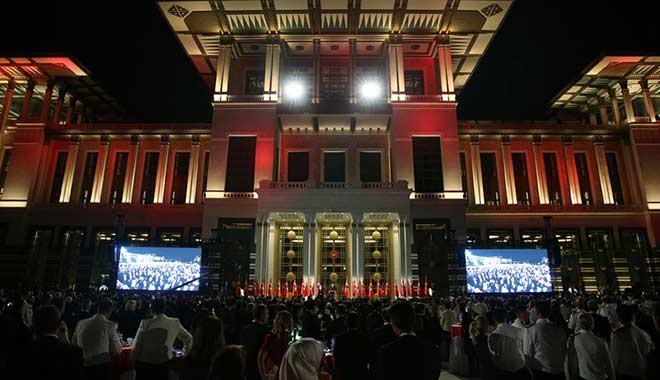 CHP, birden fazla maaş alan AKP'li ve iktidara yakın isimleri listeledi: Arpalık Aile Şirketi