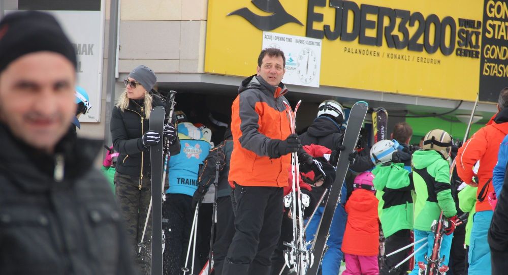 İmamoğlu'ndan tatil eleştirilerine yanıt: Hayat gelip geçiyor, 8 yaşındaki kızımın çocukluğunu ıskalayamam