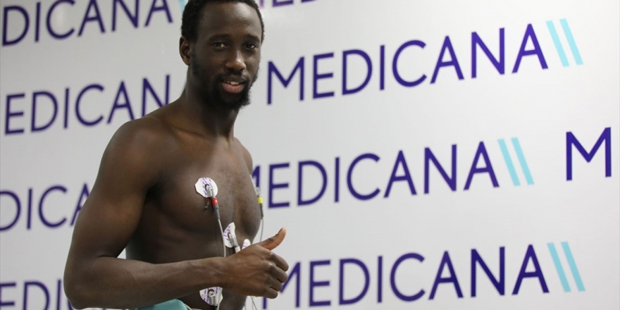 Sivasspor'da Samba Camara Sağlık Kontrolünden Geçirildi