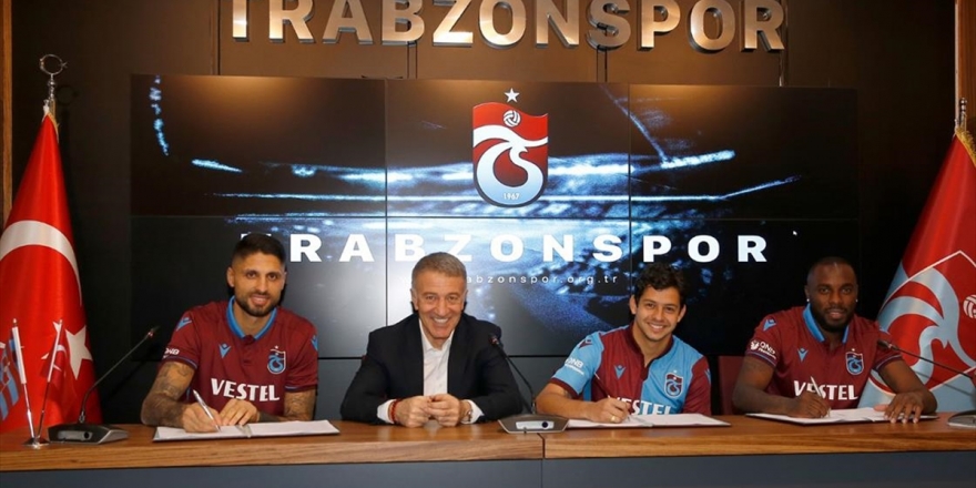 Trabzonspor Yeni Transferleri İçin İmza Töreni Düzenledi