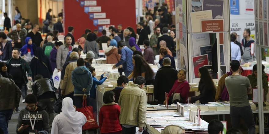 Cnr Kitap Fuarı Kapılarını Ziyaretçilere Açıyor