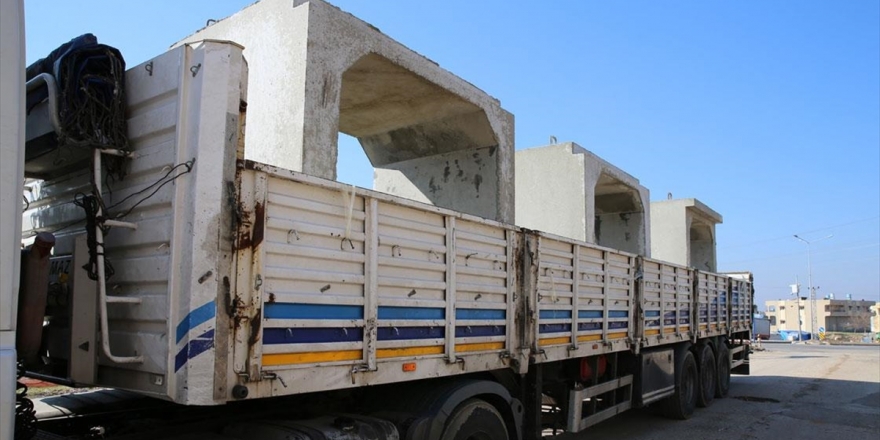 Suriye Sınırındaki Birliklere Beton Mevzi Sevkiyatı