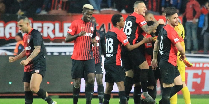 Gaziantep Fk Lideri Farklı Yendi