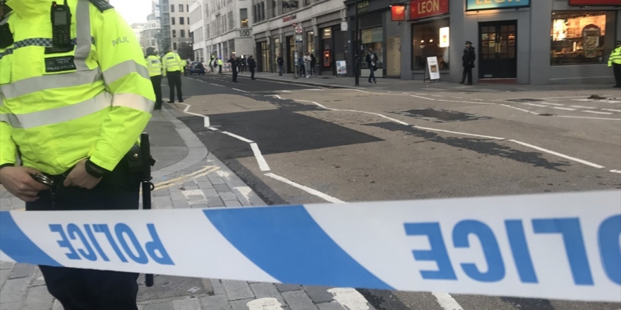 Londra'da Terörle Bağlantılı Olduğu Belirtilen Olayda Polis Bir Kişiyi Vurdu