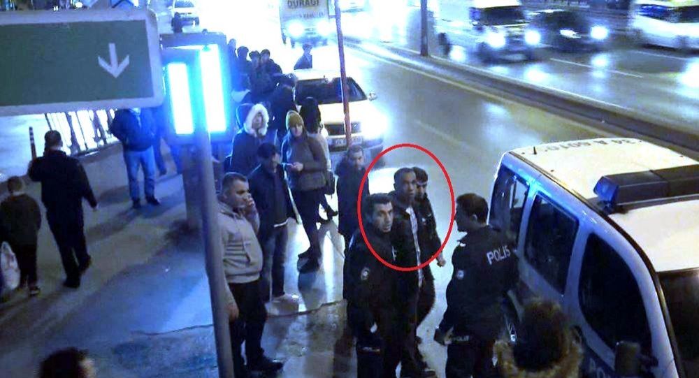 Metrobüste 11 yaşındaki kızı taciz ettiği iddia edilen Faslı şüpheli gözaltında