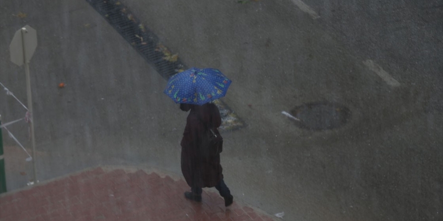 Meteorolojiden 5 İl İçin Fırtına, Kuvvetli Sağanak Ve Kar Uyarısı