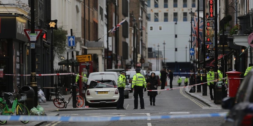 Londra'da 2. Dünya Savaşı'ndan Kalma Bomba Paniğe Yol Açtı