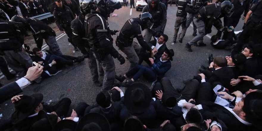 İsrail Polisinden Ultra-ortodoks Yahudilerin Gösterisine Müdahale