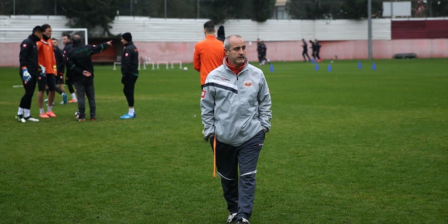 'Nöbetçi Hoca' 19. Kez Takımın Başında