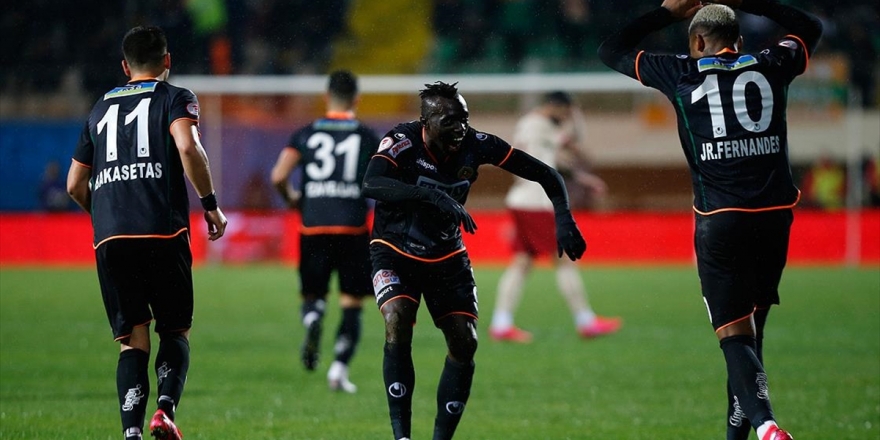 Alanyaspor Rövanş İçin Avantaj Sağladı