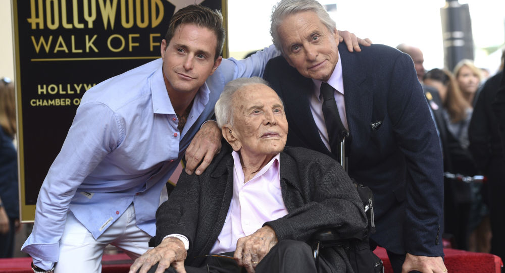 Efsanevi Hollywood yıldızı Kirk Douglas 103 yaşında hayatını kaybetti