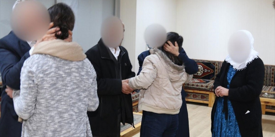 Siirt'te Polisin İknası Sonucu 2 Terörist Teslim Oldu