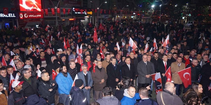 Irkçı Yunan Milletvekili Balıkesir'de Protesto Edildi