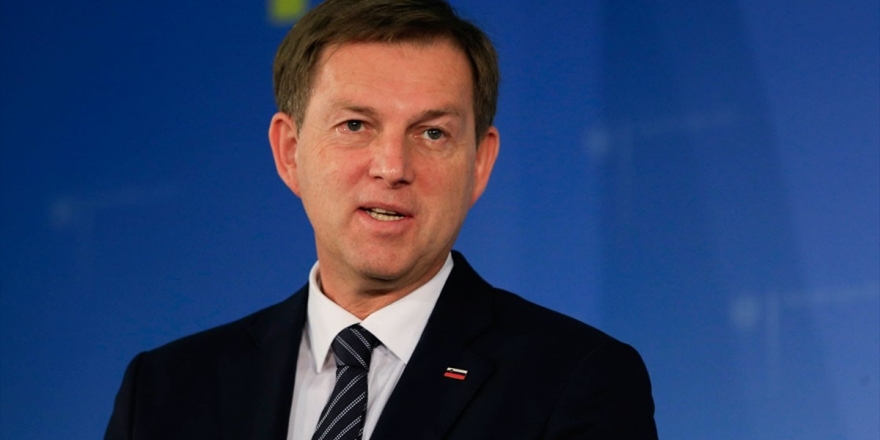 Slovenya Dışişleri Bakanı Cerar: Türkiye İçin AB'ye Giden Kapı Kapanmamalı