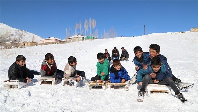 Kar yağışı nedeniyle 4 ilde okullar tatil edildi!