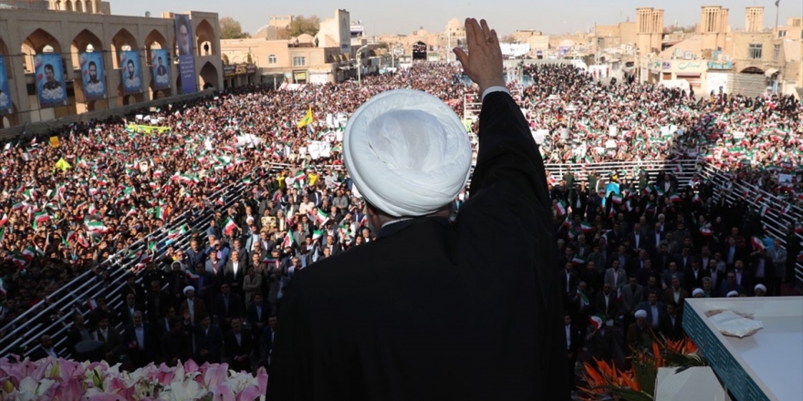 İranlı Reformist Siyasetçi Atrianfer: İran'da Reformistler Halkın İlgisini Kaybetti