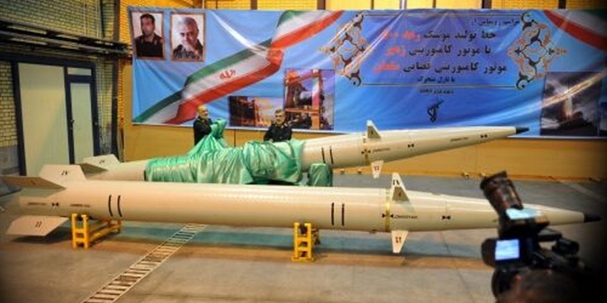 İran, Raad-500 Balistik Füzesini Tanıttı