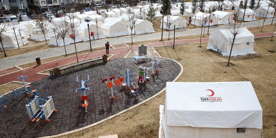 Deprem bölgesine 126 milyon 500 bin lira nakdi yardım gönderildi