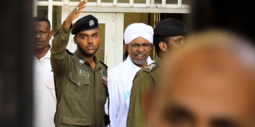 Sudan, Ömer El-beşir'i Uluslararası Ceza Mahkemesine Teslim Edecek