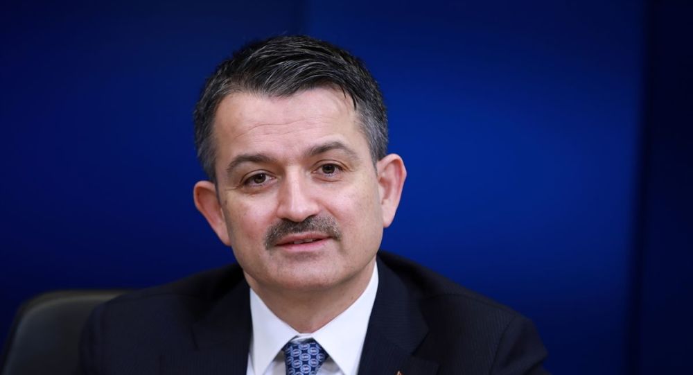 Pakdemirli: Makamda tavuk etlerini çamaşır suyuna bastırdım, herhangi bir değişim olmadı