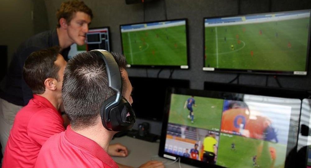 UEFA açıkladı: Artık VAR da gözlemci tarafından değerlendirilecek