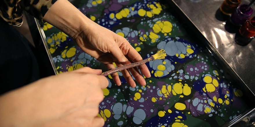 Dünyanın Dört Bir Yanından Ebru Öğrenmek İçin Geliyorlar