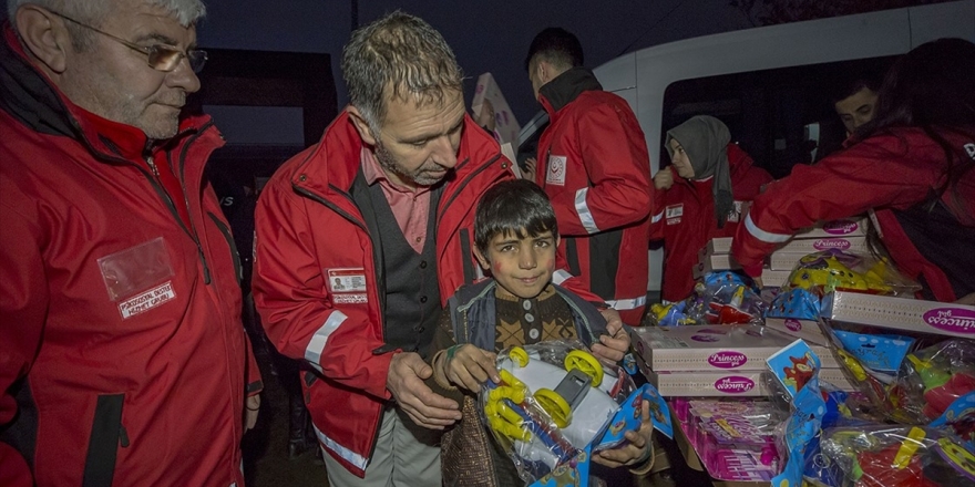 Depremzedelerin Yaraları Hızla Sarılıyor