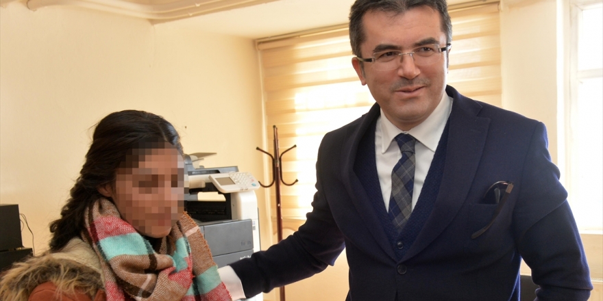 Teröristlerin Dağa Kaçırmak İstediği Genç Kızlar Vali Memiş'in Girişimleriyle Kurtarıldı