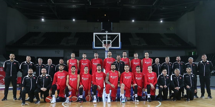 A Milli Erkek Basketbol Takımı Medyayla Buluştu