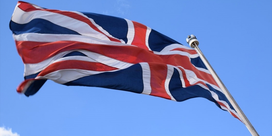 İngiltere'de Hükümetin 'BBC'yi Budama Planı' Tartışılıyor