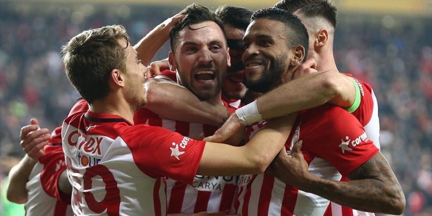 Antalyaspor 3 Puanı 3 Golle Aldı