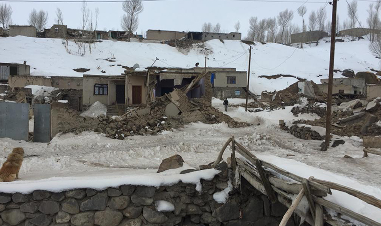 İran'da 5,9 büyüklüğünde deprem... Van'da da hissedildi 8 Ölü 21 Yaralı