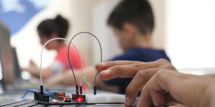 Erken Yaşta Kodlama Eğitimi Kariyerde Başarıyı Artırıyor