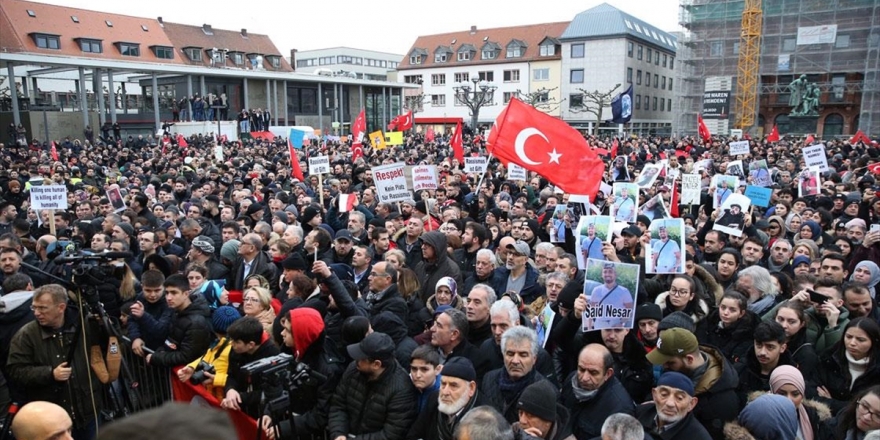 Almanya'nın Hanau Kentinde Irkçılık Ve Teröre Karşı Yürüyüş Düzenlendi