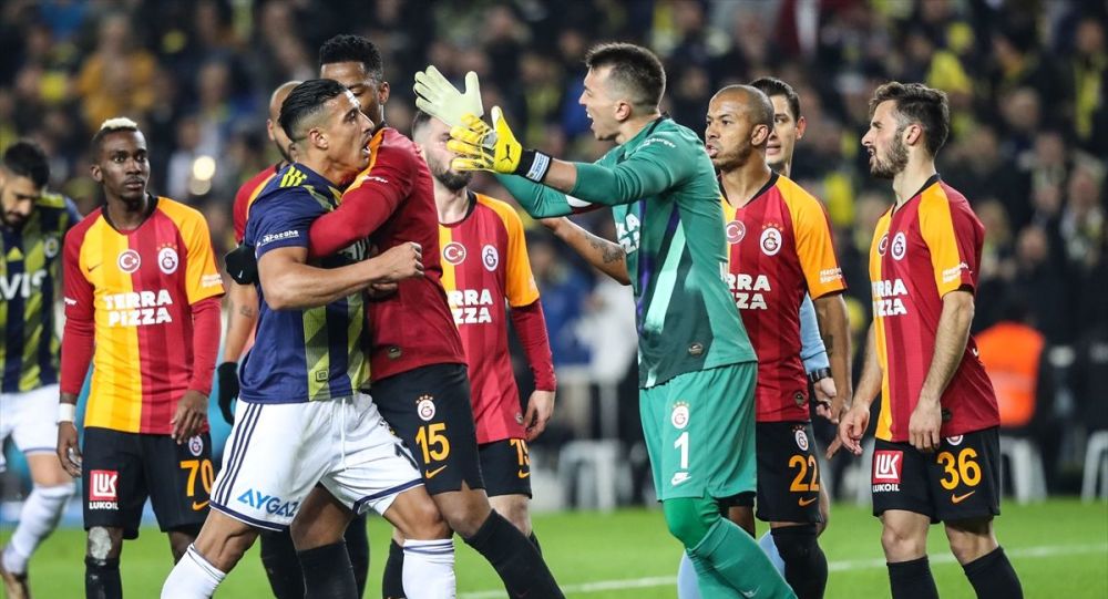 Galatasaray 21 yıl sonra Kadıköy'de Güldü