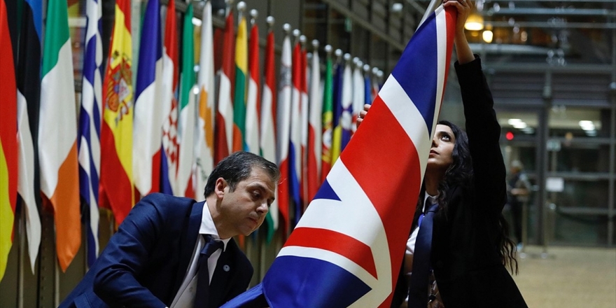 İngiliz Hükümetinden Ab'ye Müzakere Resti