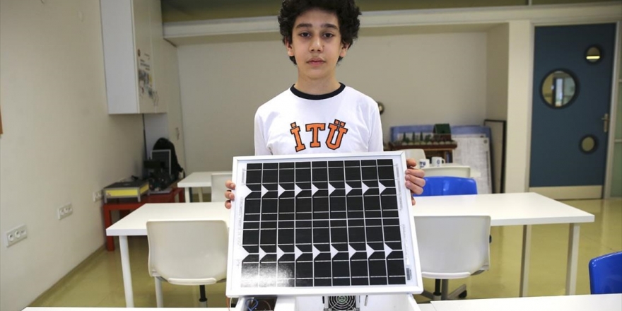 Kardeşinin İlaçları Bozulmasın Diye Güneş Enerjisiyle Çalışan Seyyar Buzdolabı Yaptı