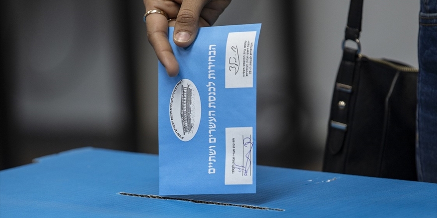 İsrail'de Kamuoyu Yoklamaları Koalisyon Krizinin Süreceğini Gösteriyor