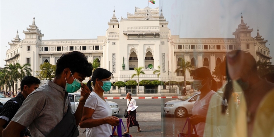 Myanmar'da Yolcu Gemisinin Ülkeye Girişi Koronavirüs Nedeniyle Engellendi