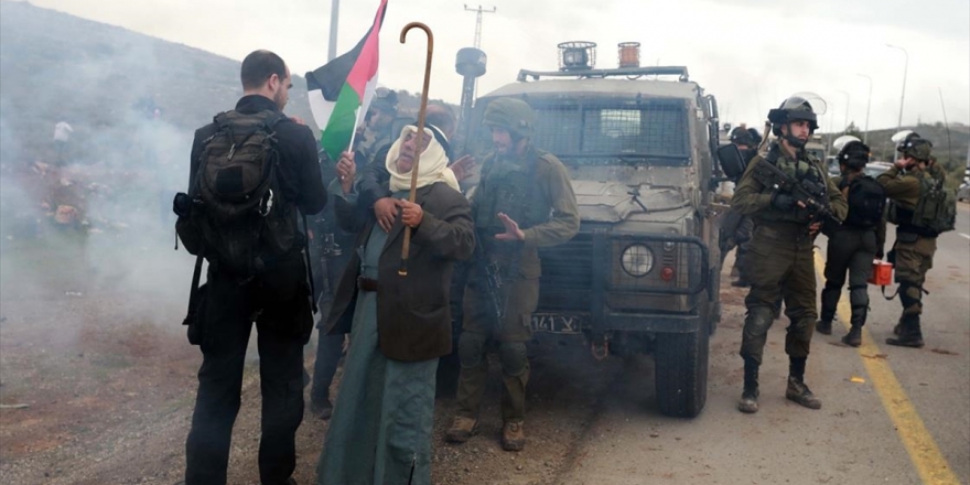 İsrail Askerlerinden Batı Şeria'da Gösteri Düzenleyen Filistinlilere Müdahale