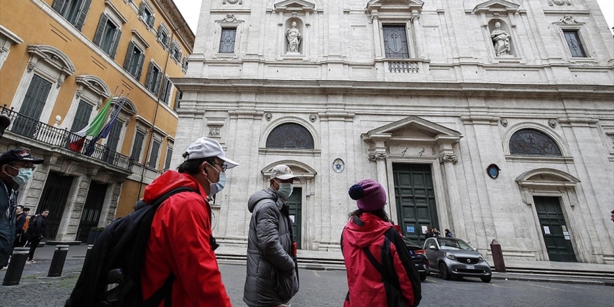 İtalya'da Kovid-19 Nedeniyle Ölenlerin Sayısı 52'ye Yükseldi