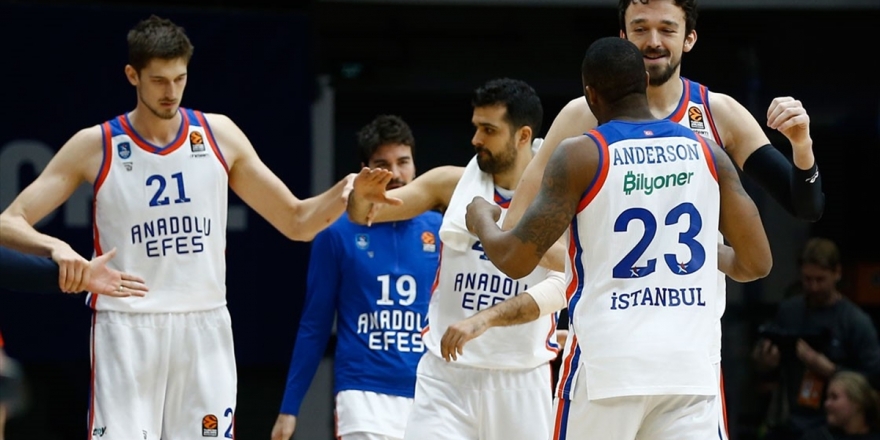 Anadolu Efes, Maccabi Fox Deplasmanında