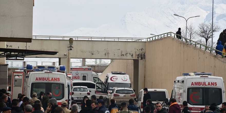 Ağrı'daki Roketli Saldırıda Yaralanan Gümrük Personeli Şehit Oldu